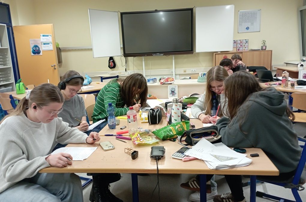 Erfolgreiche Zahlenakrobatik: Die lange Nacht der Mathematik 2025